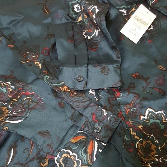 Beautiful blouse Coldwater Creek. New with tags. - Picture 3 of 5